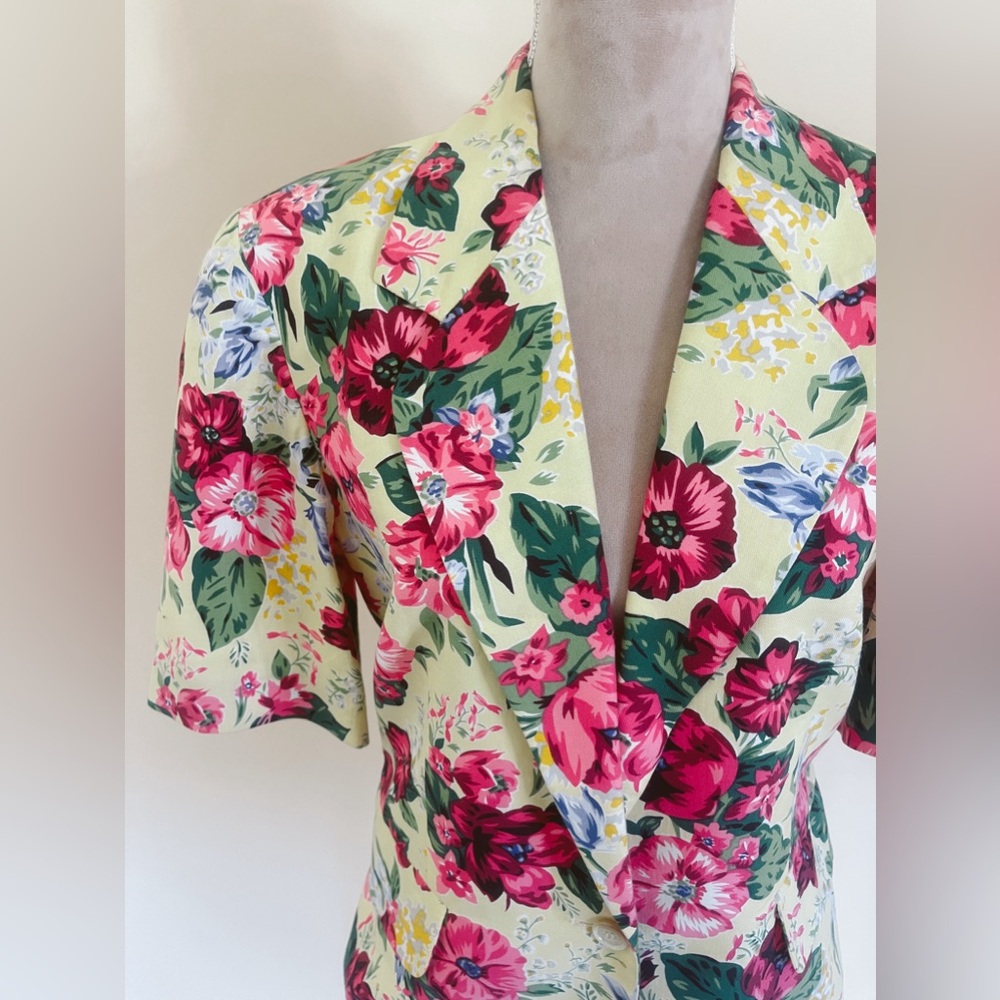 Vintage Herman Geist Floral Short Sleeve Blazer